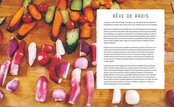 Radis tranchés et légumes fermentés sur une planche en bois - extrait du livre Fermentation Naturelle de Sandor Ellix Katz