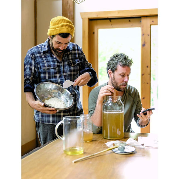 Les auteurs de Révolution kombucha, Sébastien Bureau et David Côté